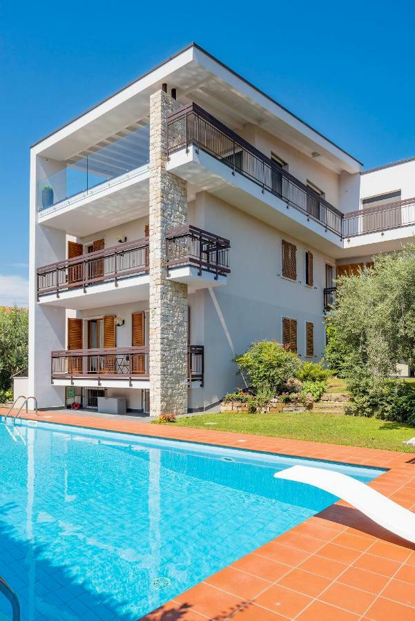 Casa Claire Apartment Бардолино Екстериор снимка