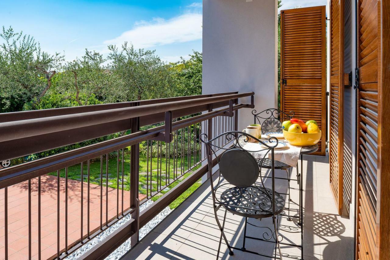 Casa Claire Apartment Бардолино Екстериор снимка